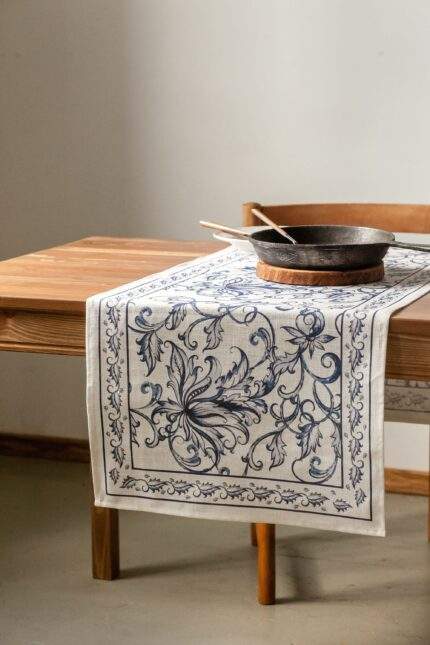 Table runner, Blue Willow, Chinese Porcelain Art, Housewarming gift, table topper, Linens, PR0425